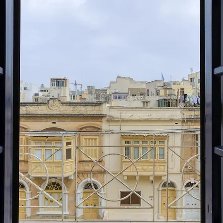 Cosy 1br With Balcony & Sofabed In By 360 Estates