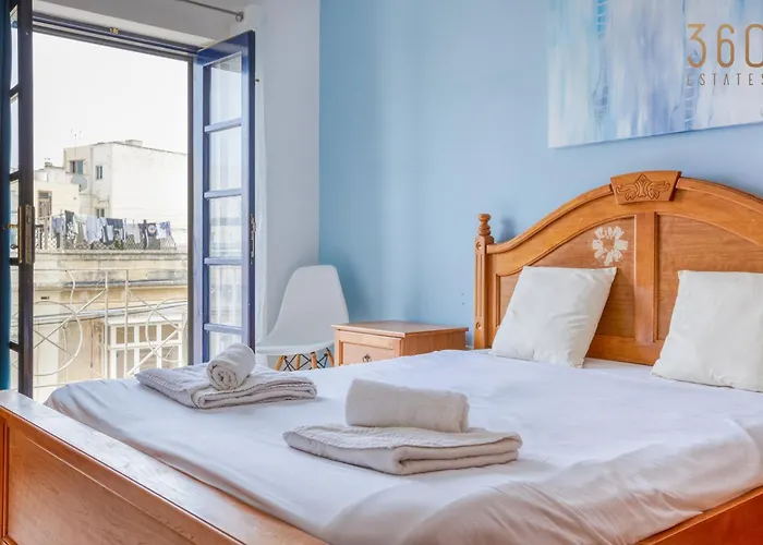 Apartment Cosy 1br With Balcony & Sofabed In By 360 Estates